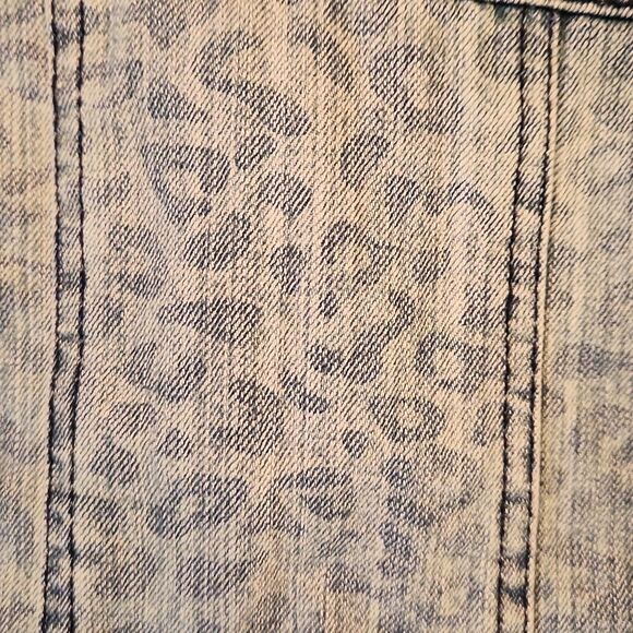 Love Republic Juniors Medium denim jeans vest with animal print - Picture 6 of 8